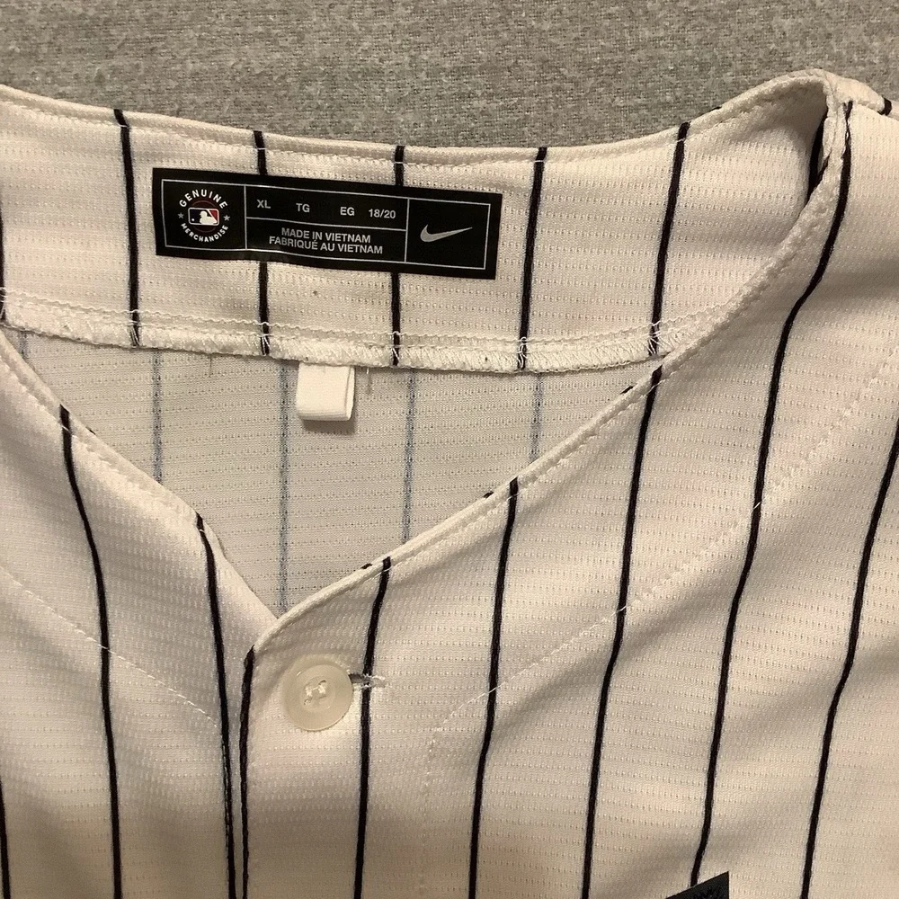 Nike Aaron Judge #99 New York Yankees Youth XL 18/20 Pinstripe MLB Jersey